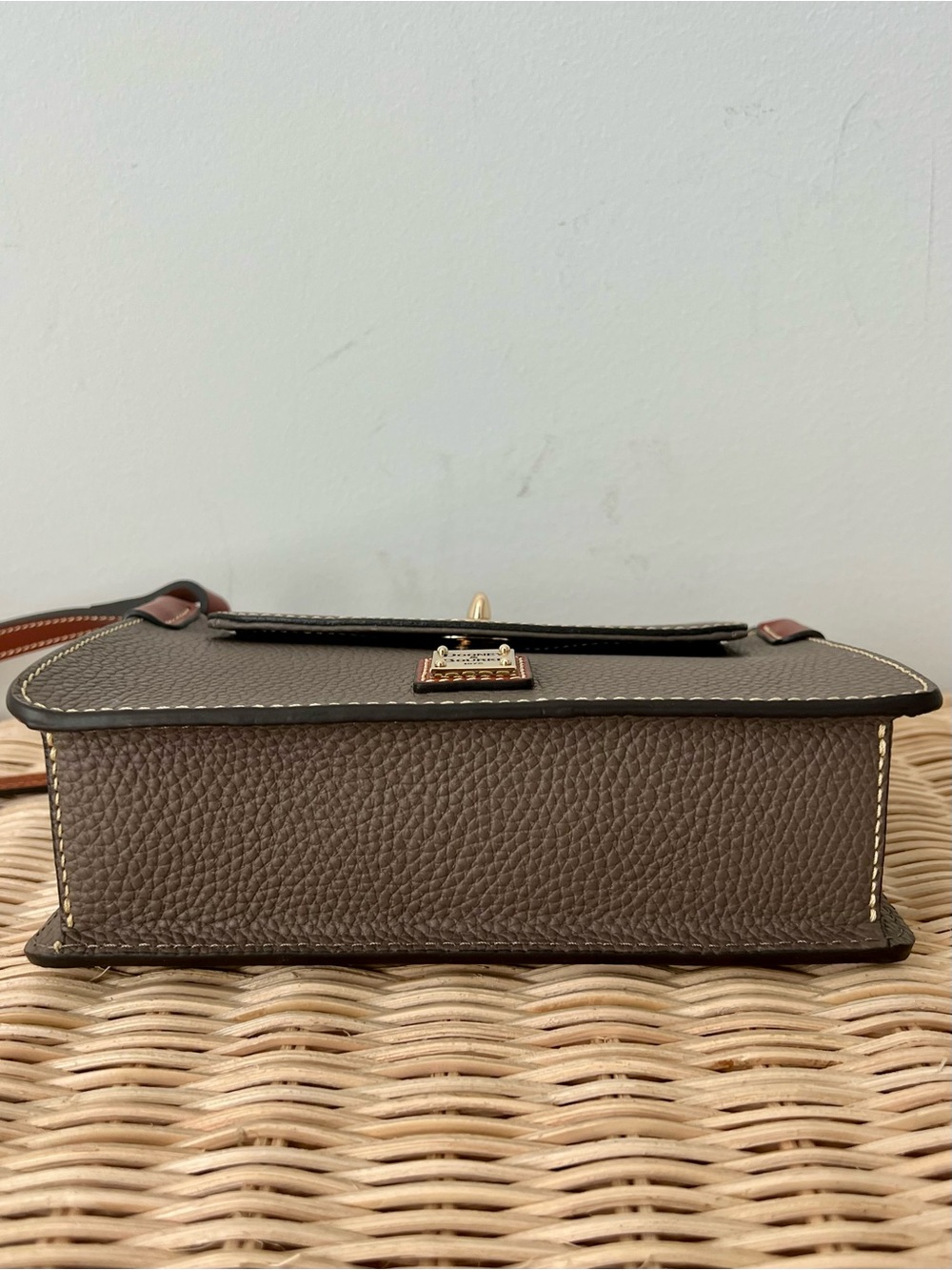 Dooney & Bourke Pebbled Leather Crossbody Taupe Brown Trim NWT - Picture 4 of 8